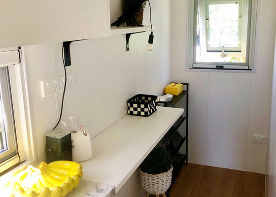  Prefab House Modular Tiny House On Wheels With As/US Standard Light Steel Frame