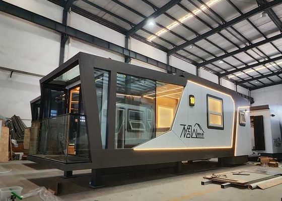 Luxe Prefab Capsule met Lichtstalen Ruimteframe Tiny Building Draagbare Woning op Wielen
